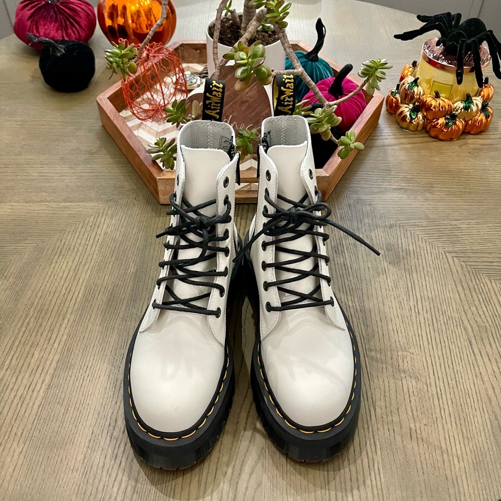 ❗️SOLD Dr. Martens Jadon Boot